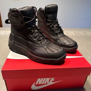 Nike winter boots